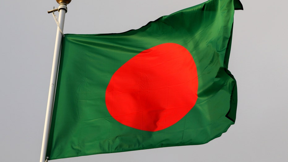 Bangladesh mall fire kills at least 43